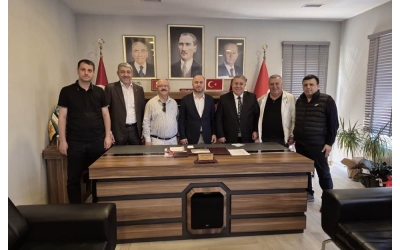 Siyasi partileri ziyaret ettik.