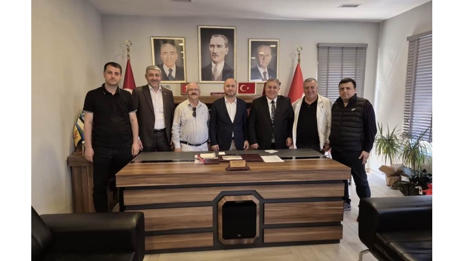Siyasi partileri ziyaret ettik